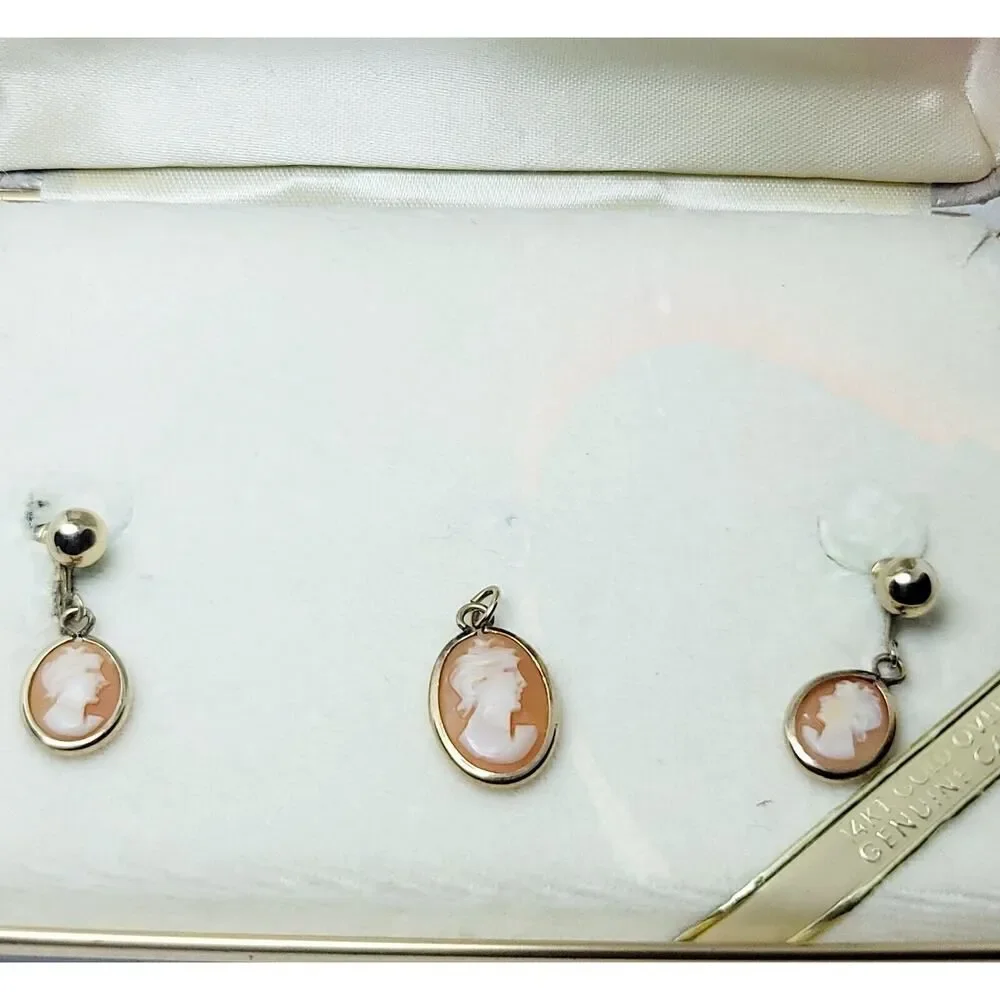 VINTAGE AMCO JEWELS 14K GOLD OVERLAY GEUINE CAMEO PENDANT SCREW BACK EARRING SET